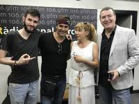 COYOTE DAX EN BESOS DE COLORES (6)