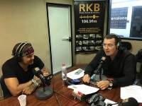 COYOTE DAX EN BESOS DE COLORES (9)